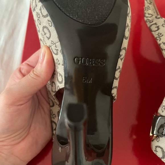BRAND NEW GUESS HEELS SIZE 6 - Picture 4 of 5